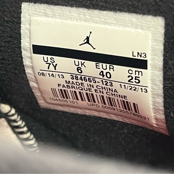 Jordan Kids Sneakers Size 7Y - Picture 7 of 13